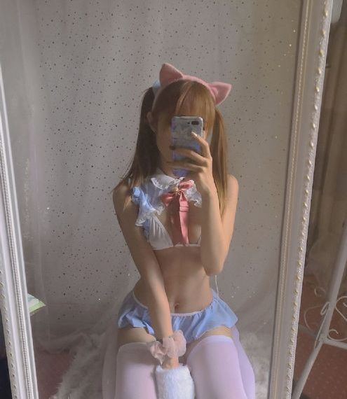 看着领导挺进娇妻的体内电影