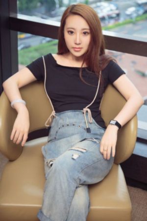 新人女秘书在线