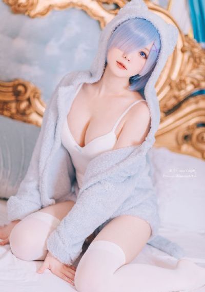 不扣钮的女孩免费观看